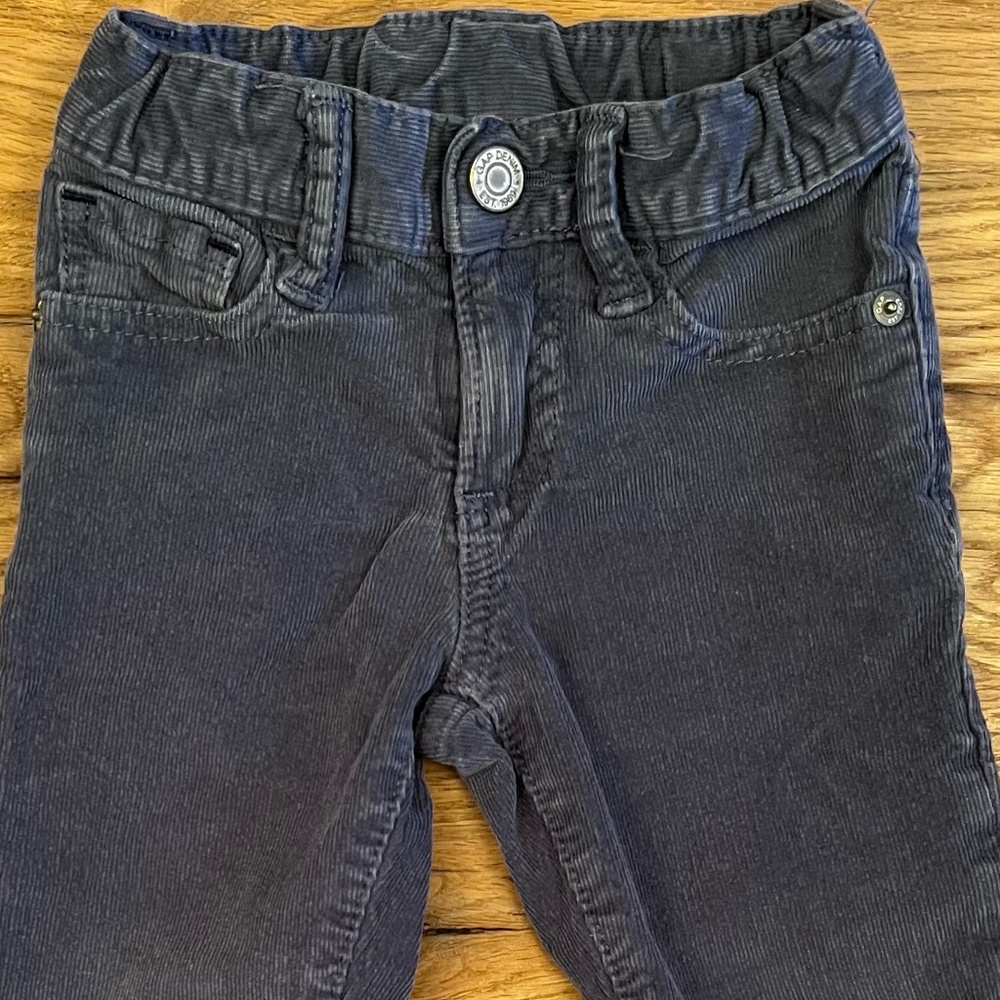 GAP. Size 3T (boys). Slim cut, Blue/grey coloured corduroy jean pant.